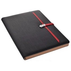 Ordner mit liniertem Notizbuch und 8-GB-USB-Stick von Pierre Cardin