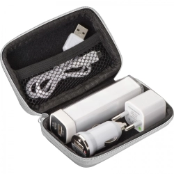 Reise-Set bestehend aus Powerbank (2200 mAh) und Steckern